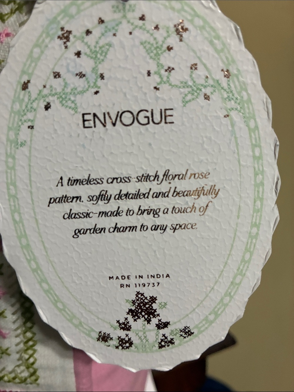 Envogue - CROSS-STITCHED FLORAL ROSE PILLOW - Picture 9 of 13
